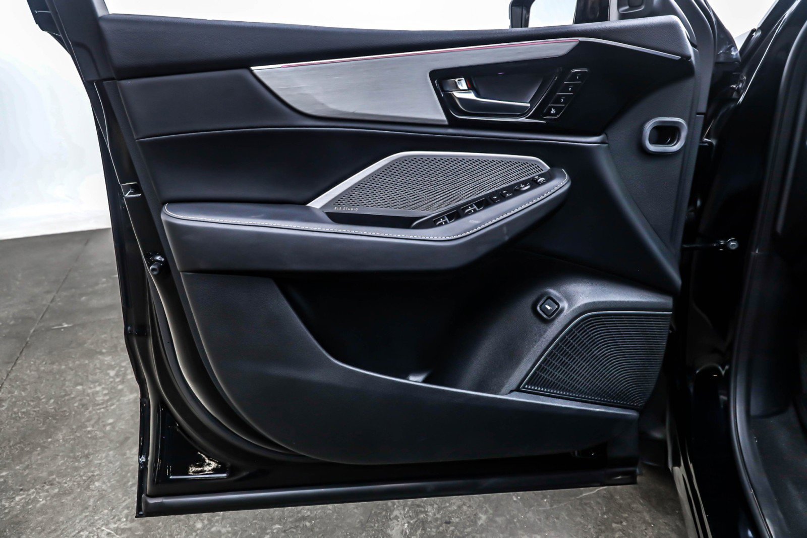 Used 2023 Acura MDX FWD w/ Technology Package image 20