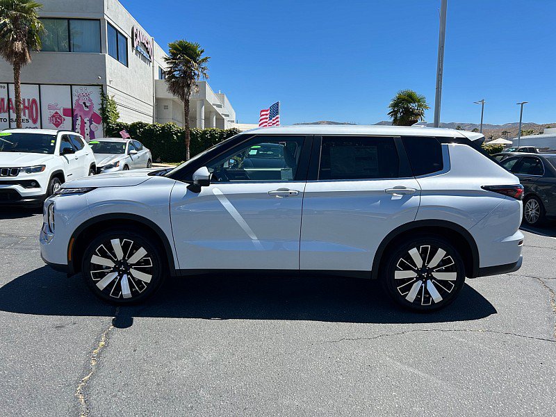 New 2026 Mitsubishi Outlander SE FWD image 6