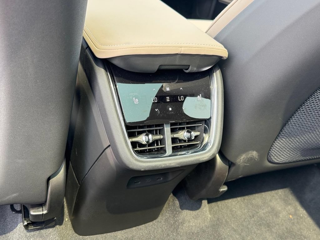 New 2025 Volvo EX90 Plus AWD/4WD image 10