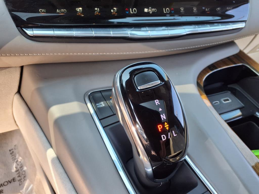 Certified 2023 Cadillac Escalade Premium Luxury Platinum image 38