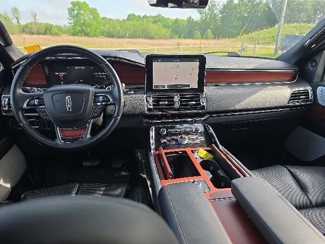 Used 2021 Lincoln Navigator Reserve AWD/4WD image 7