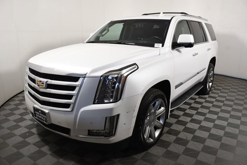 Used 2017 Cadillac Escalade Luxury image 1