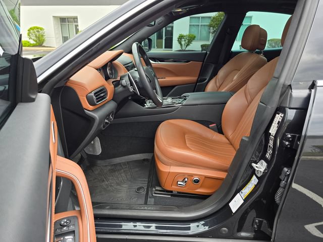 Used 2023 Maserati Levante GT AWD/4WD image 43