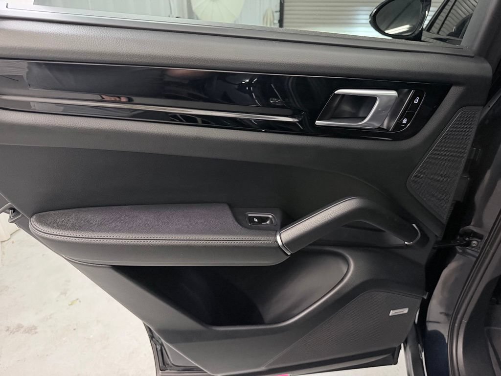 Used 2019 Porsche Cayenne S AWD/4WD image 29