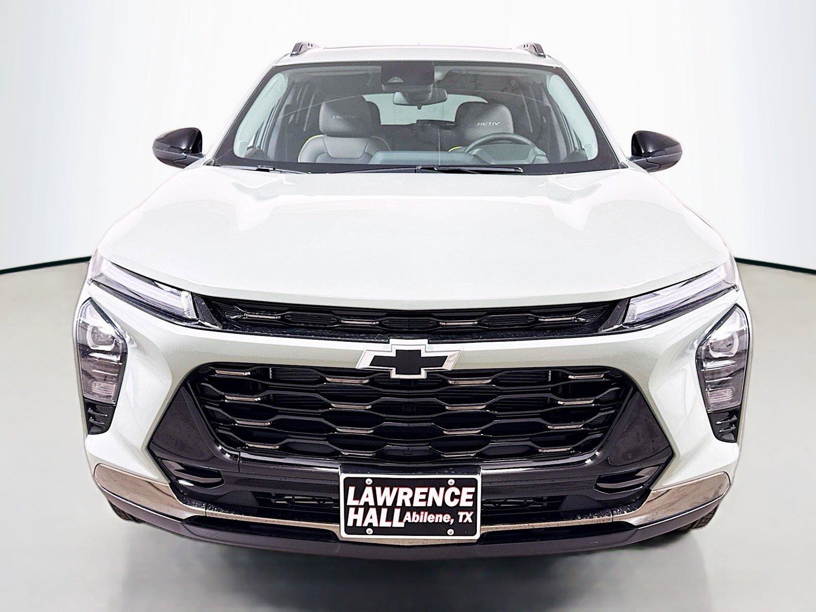 New 2026 Chevrolet Trax ACTIV w/ Sunroof Package FWD image 2