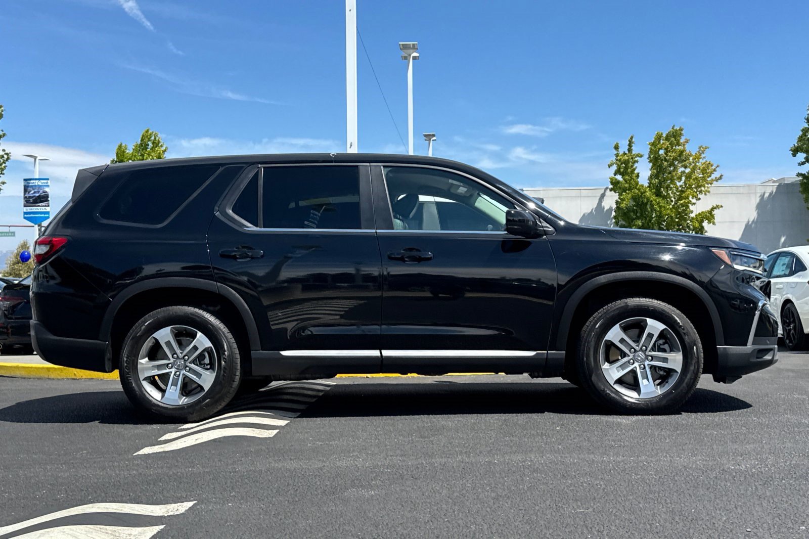 Certified 2025 Honda Pilot EX-L image 8