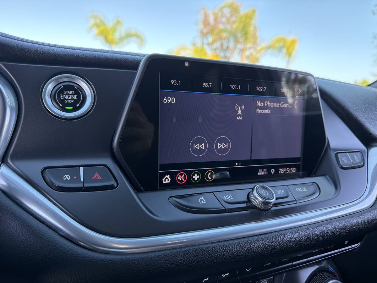 Used 2020 Chevrolet Blazer LT FWD image 35