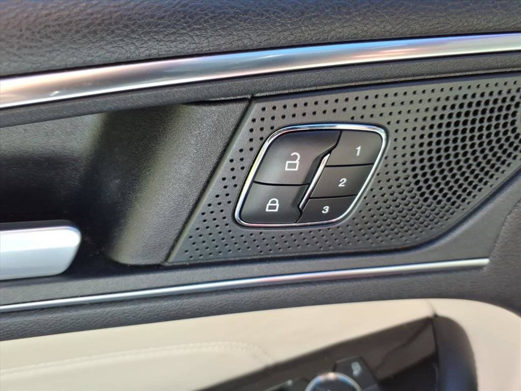 Used 2020 Ford Edge Titanium w/ Equipment Group 301A AWD/4WD image 25