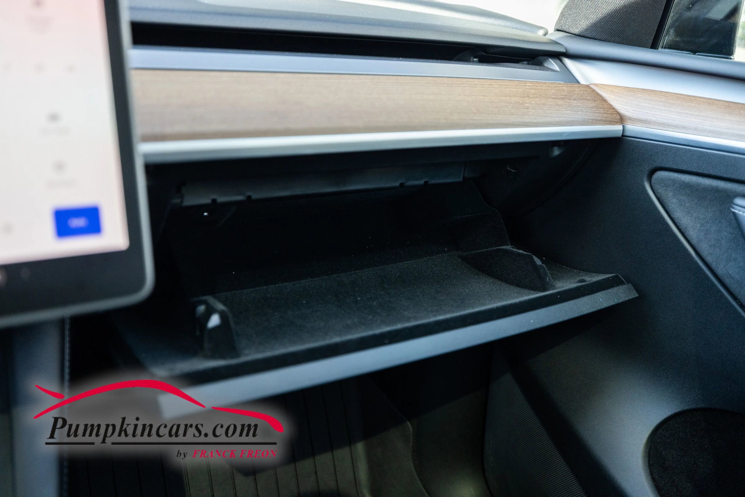 Used 2022 Tesla Model Y Long Range image 34