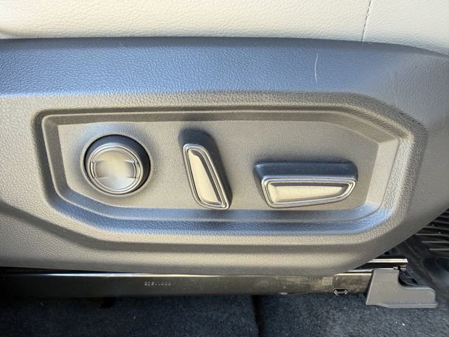 Used 2025 Toyota Tundra Limited image 32