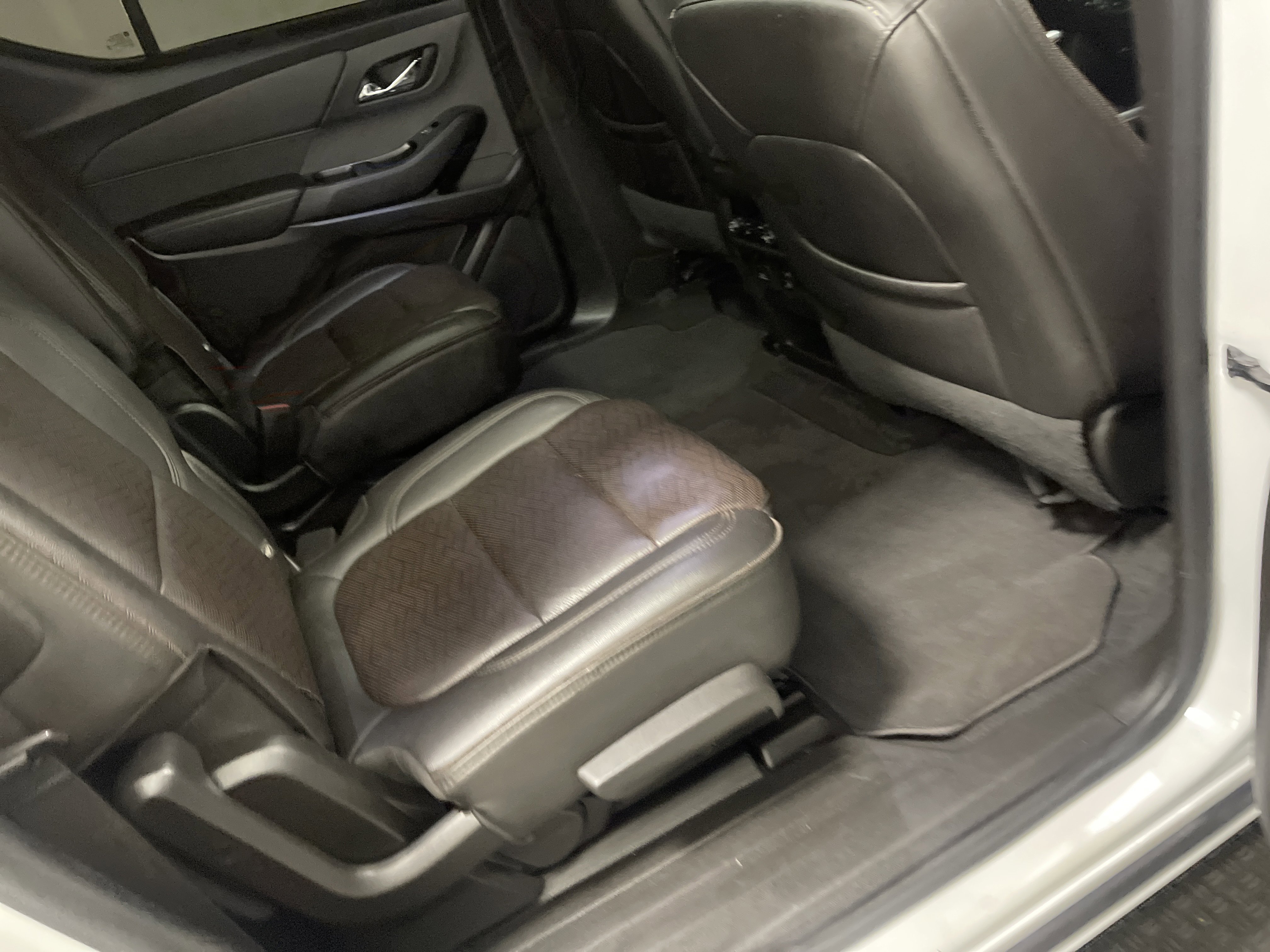 Used 2023 Chevrolet Traverse High Country image 22