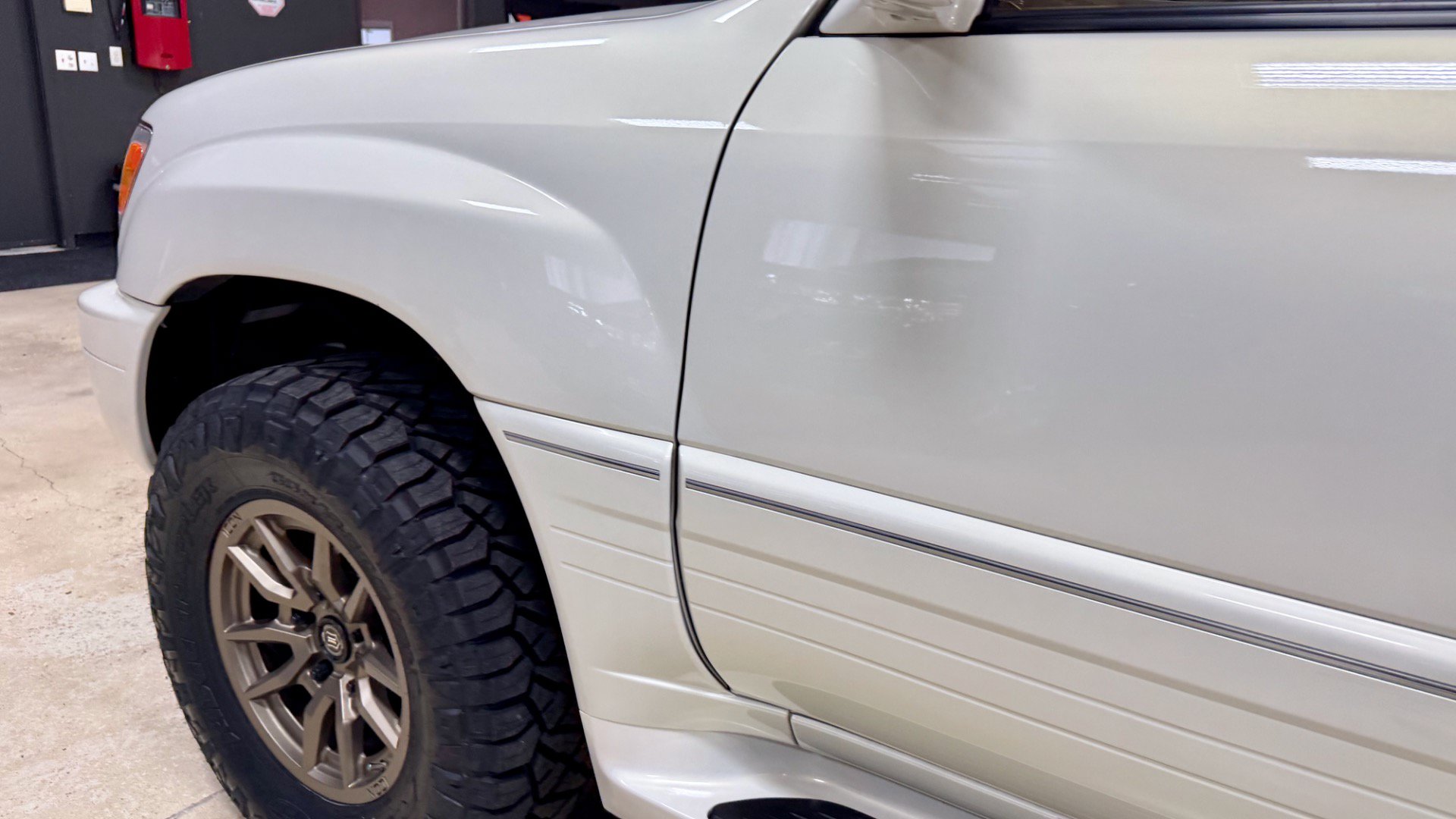 Used 2000 Lexus LX 470 4WD image 23