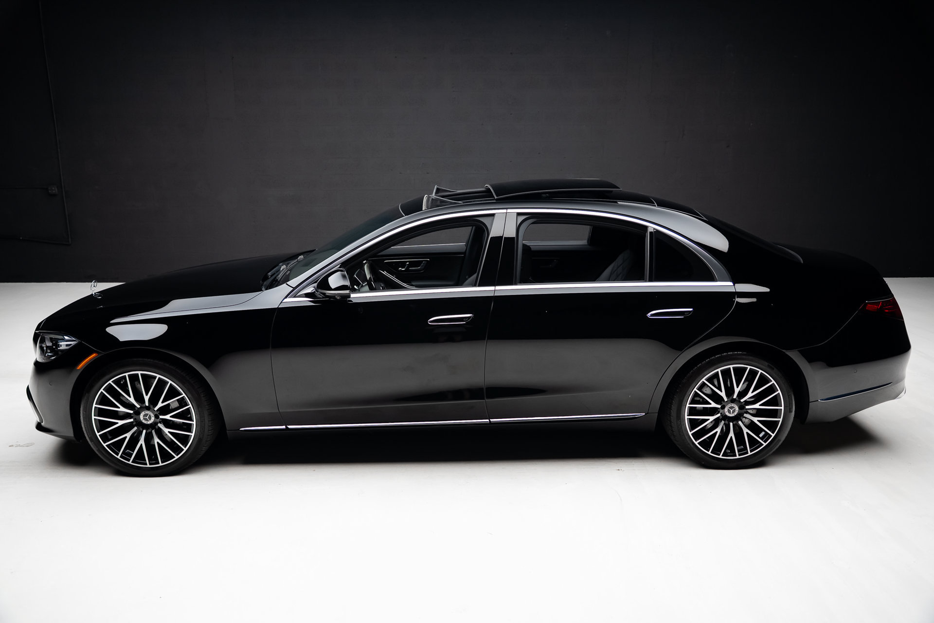 Used 2023 Mercedes-Benz S 580 4MATIC Sedan image 16
