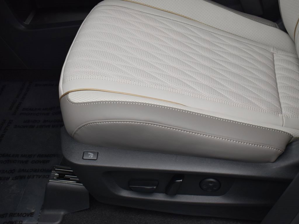 New 2026 INFINITI QX60 Autograph w/ Dark Cargo Package image 17