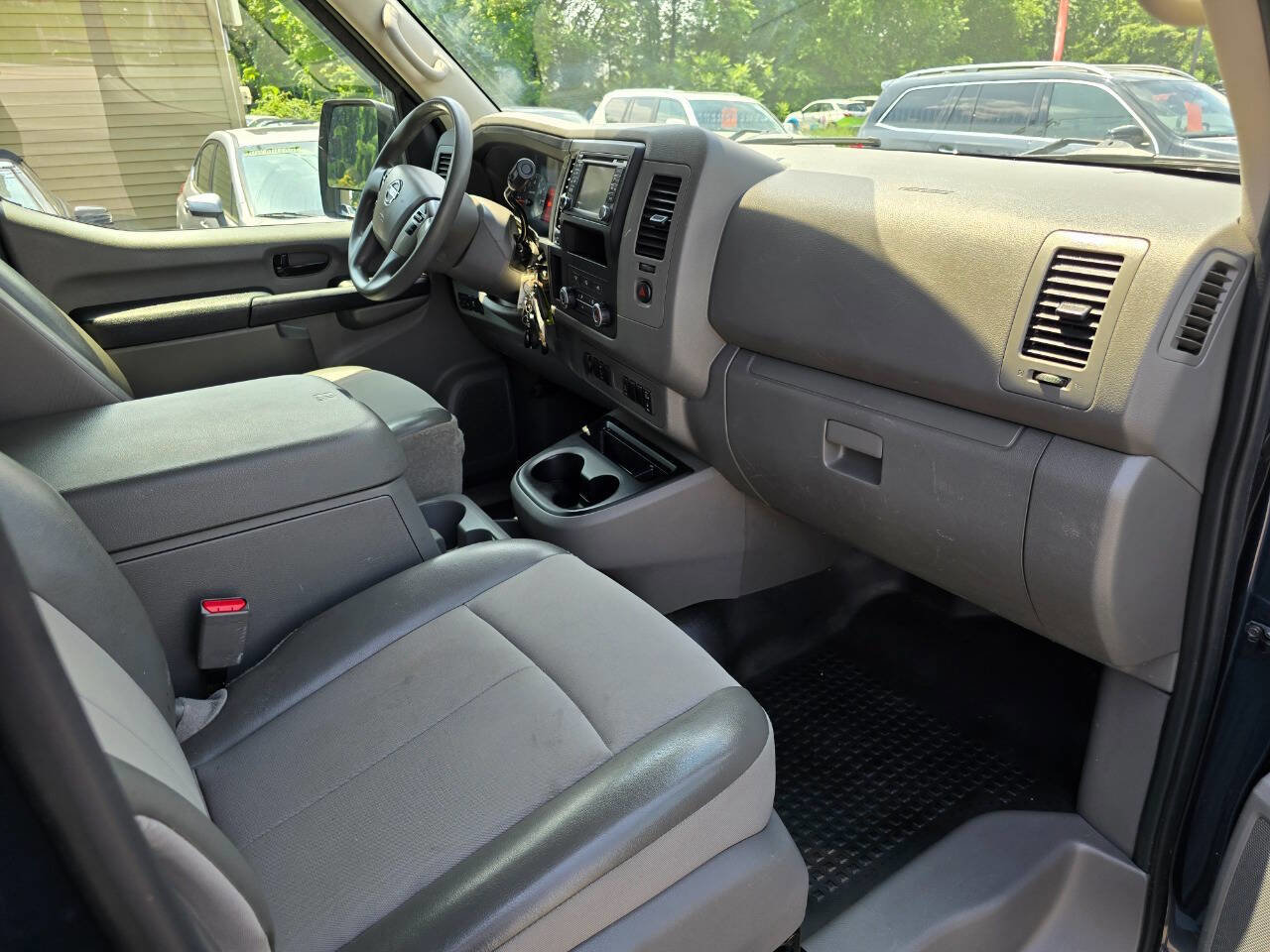 Used 2017 Nissan NV 2500 SL image 26
