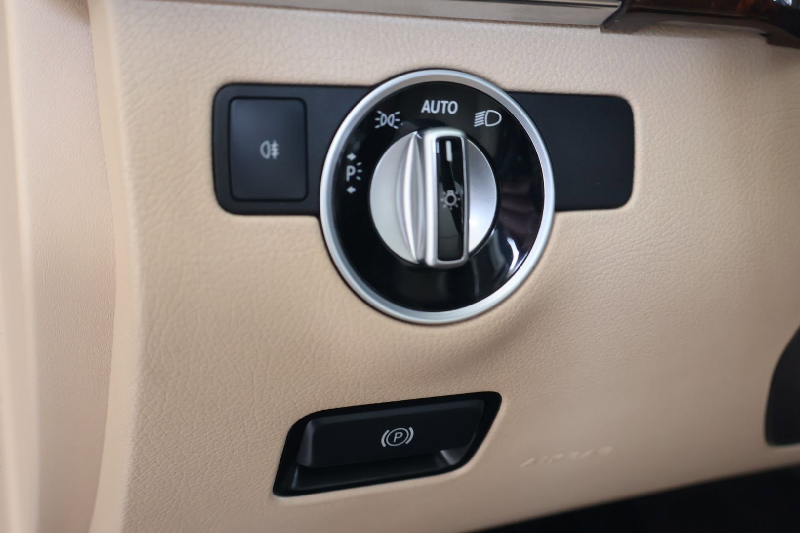 Used 2019 Mercedes-Benz GLS 450 4MATIC image 22