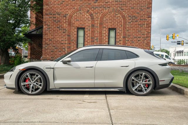 Used 2024 Porsche Taycan 4S w/ Premium Package AWD/4WD image 8