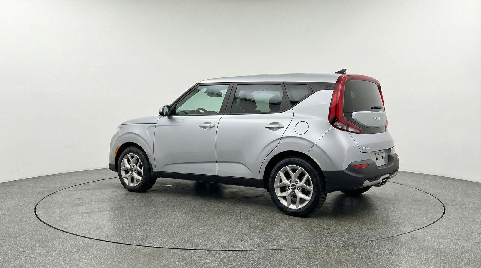 Used 2025 Kia Soul LX w/ LX Technology Package FWD image 6