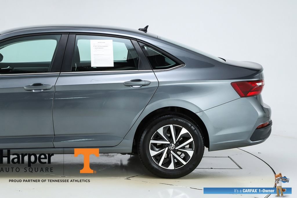 Used 2025 Volkswagen Jetta S image 40