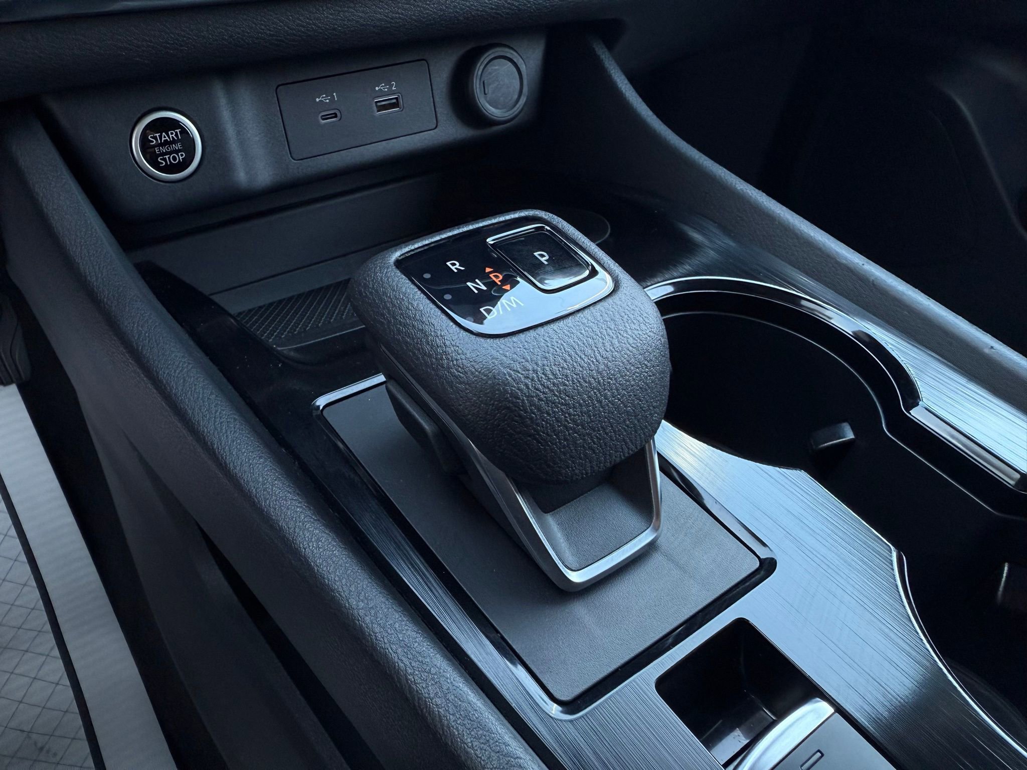 Used 2023 Nissan Rogue SV image 43