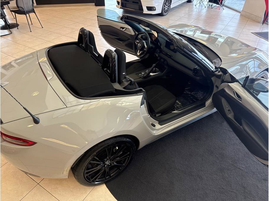 Used 2024 MAZDA MX-5 Miata Club RWD image 23