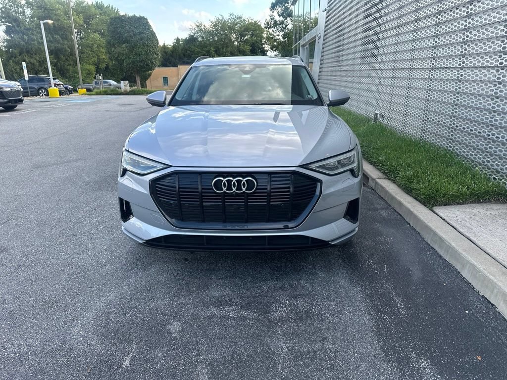 Used 2023 Audi e-tron Premium Plus AWD/4WD image 3