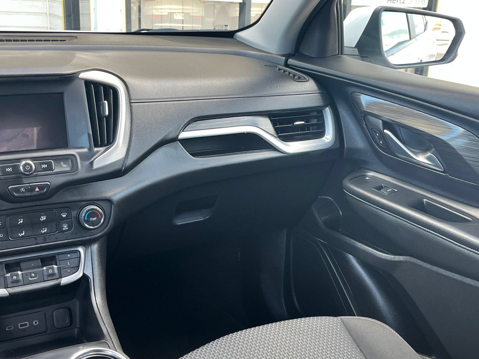 Used 2024 GMC Terrain SLE FWD image 32