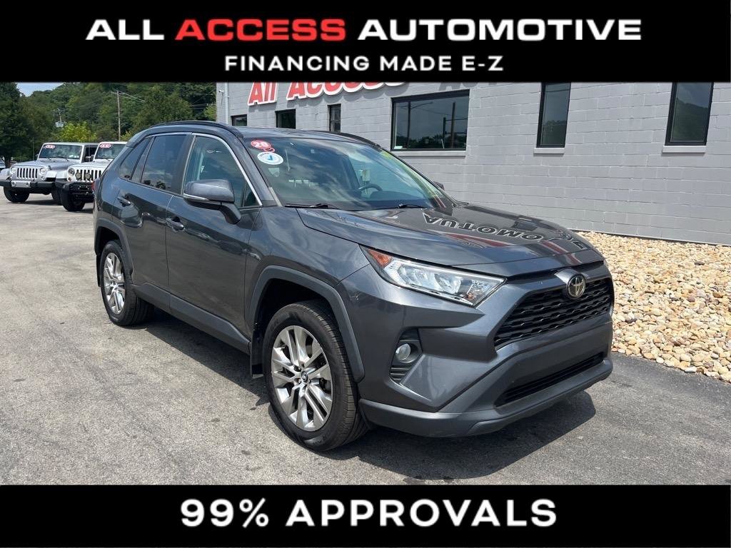 Used 2020 Toyota RAV4 XLE Premium image 2