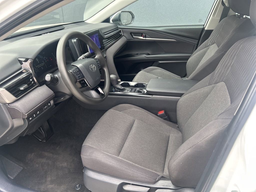 Used 2025 Toyota Camry LE image 10