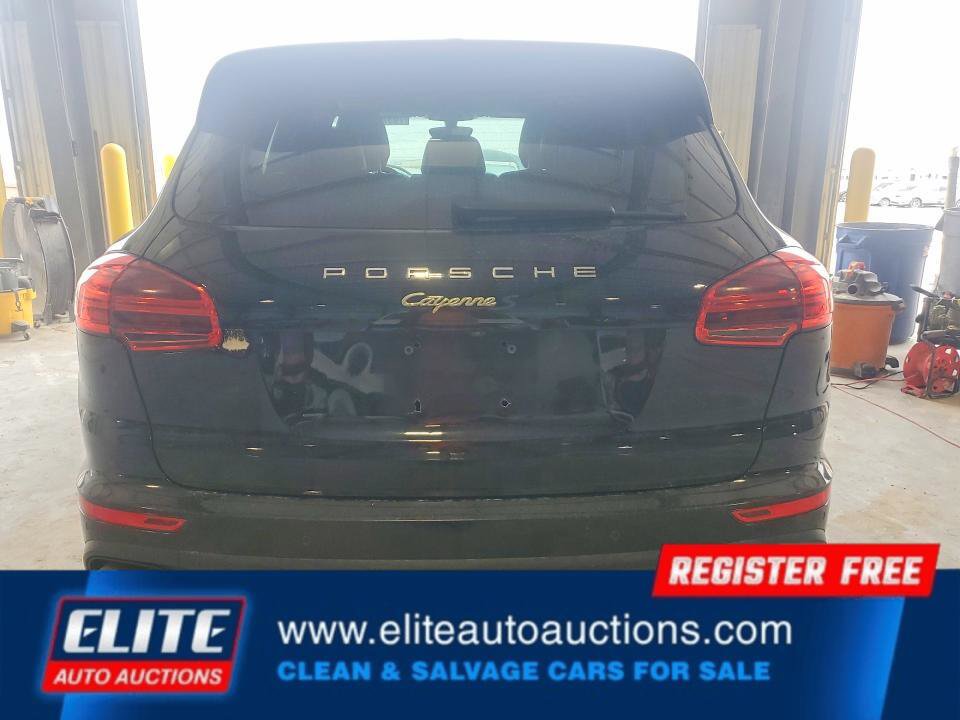 Used 2015 Porsche Cayenne S image 12