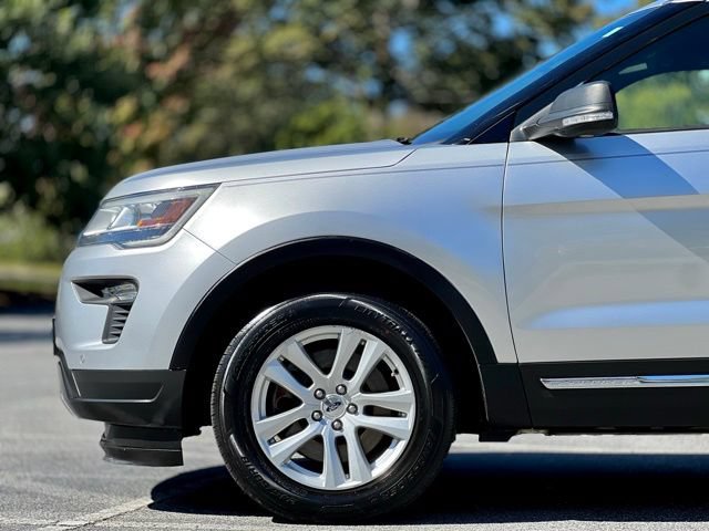 Used 2019 Ford Explorer XLT w/ Equipment Group 202A AWD/4WD image 13