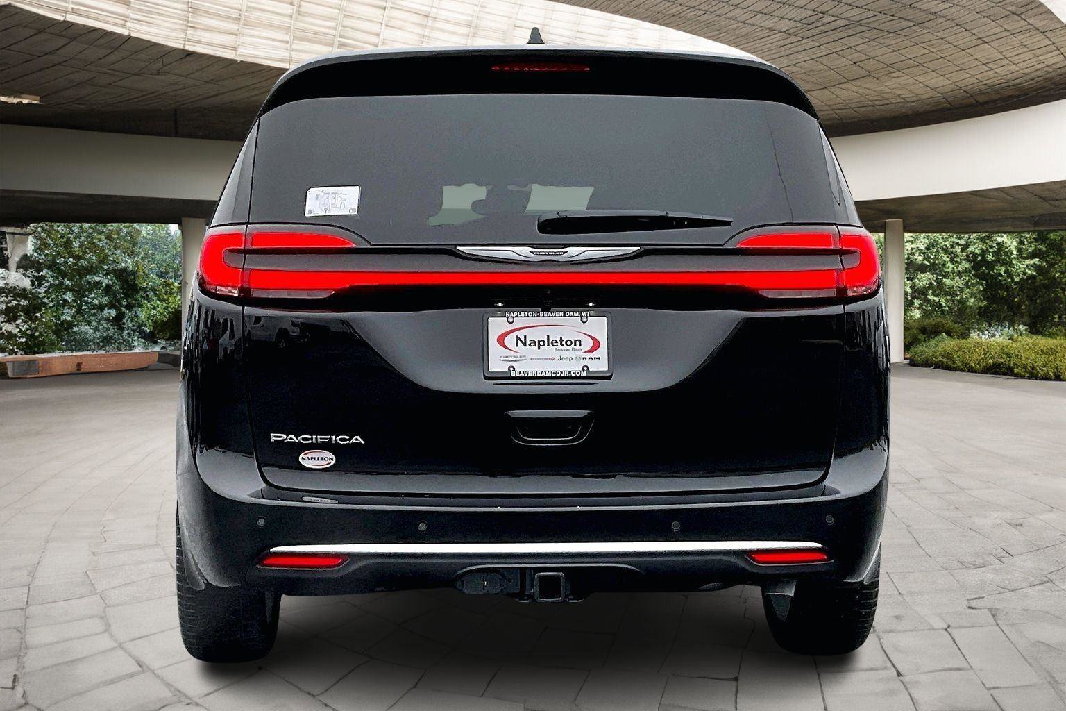 New 2026 Chrysler Pacifica Pinnacle w/ Trailer Tow Group image 4