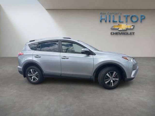 Used 2018 Toyota RAV4 XLE AWD/4WD image 3