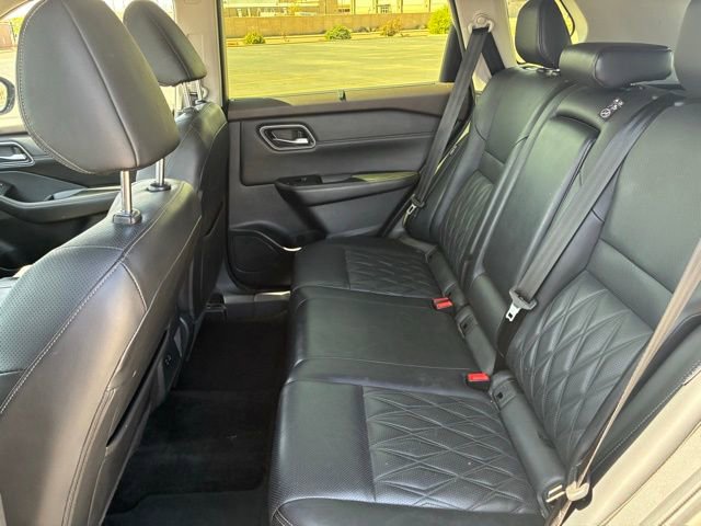 Certified 2023 Nissan Rogue Platinum FWD image 13