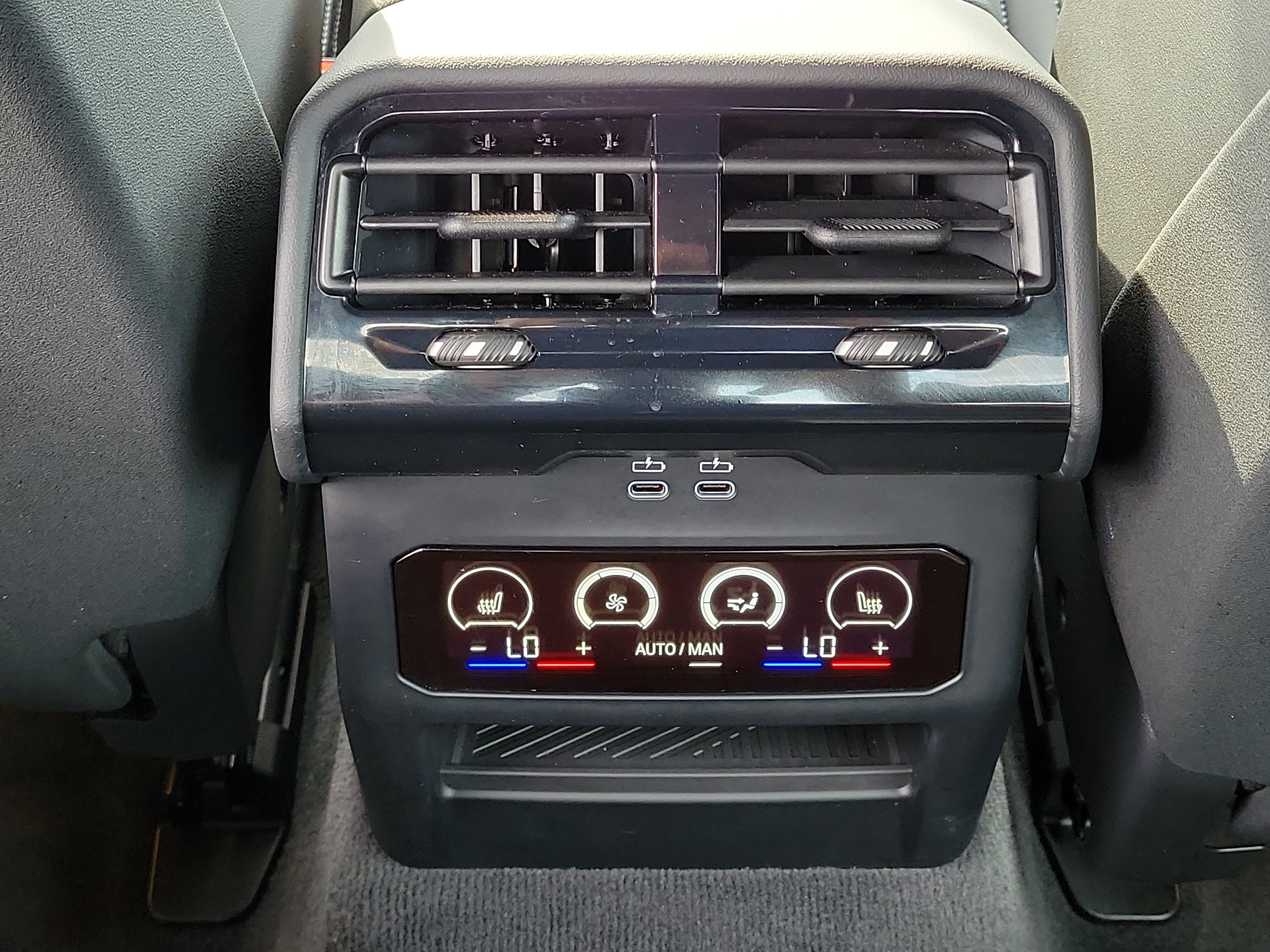 Used 2026 BMW 530i w/ Premium Package RWD image 12