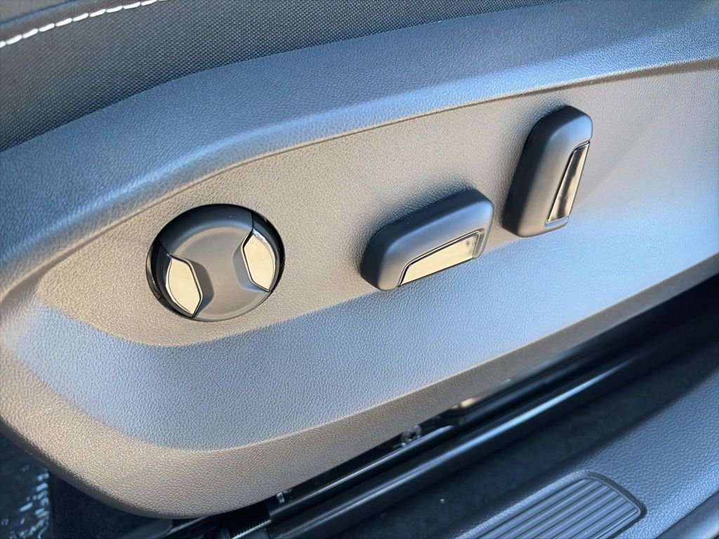 New 2026 Volkswagen Taos SEL AWD/4WD image 10