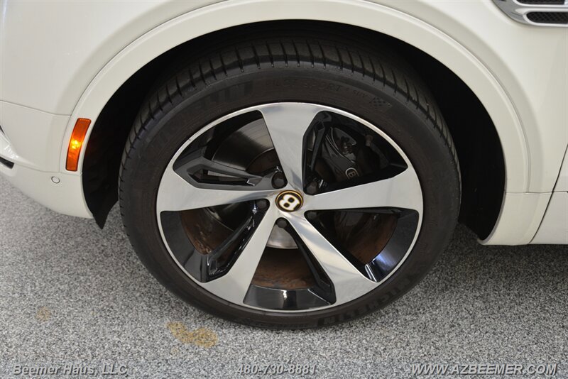 Used 2019 Bentley Bentayga AWD/4WD image 48