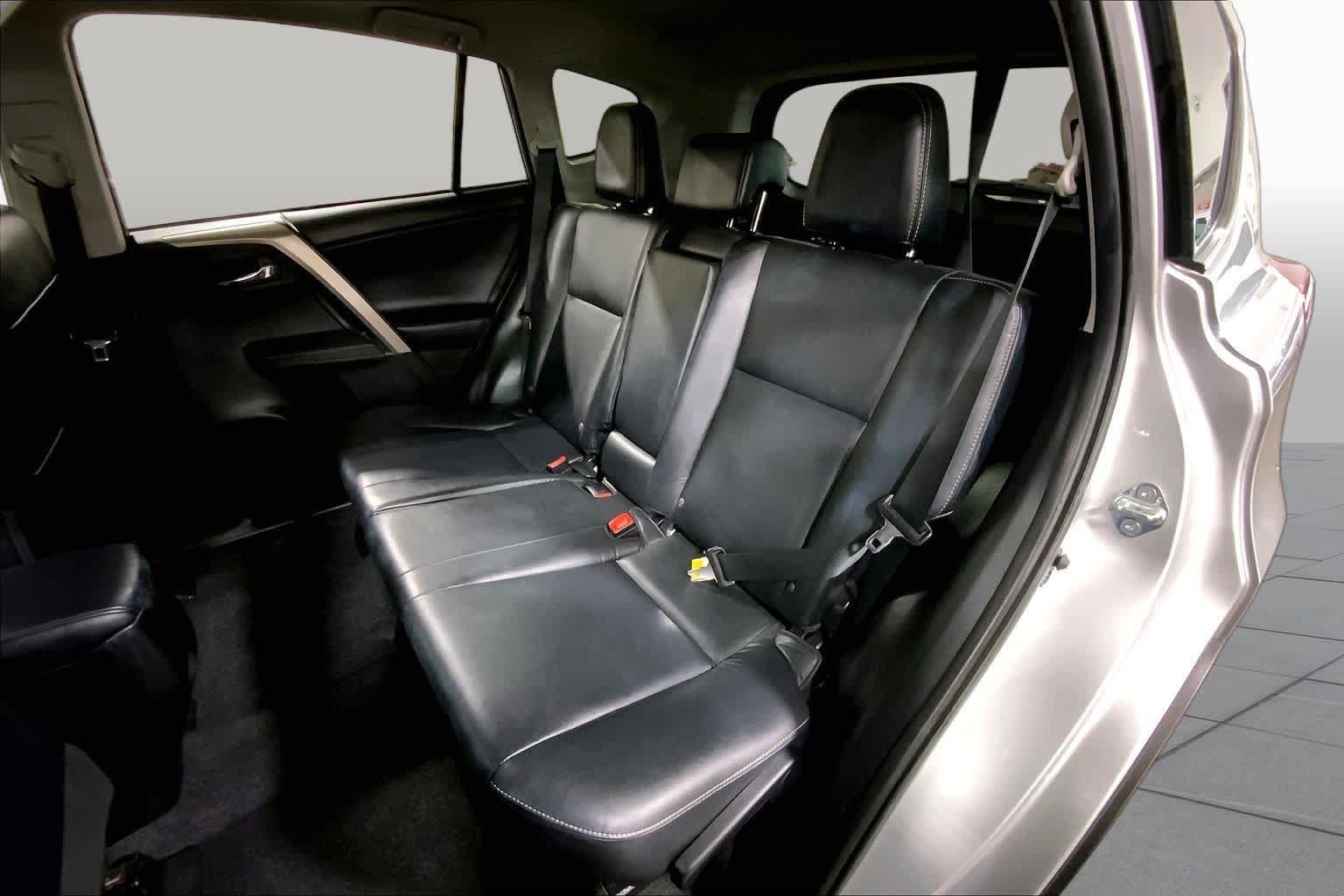 Used 2014 Toyota RAV4 Limited AWD/4WD image 21
