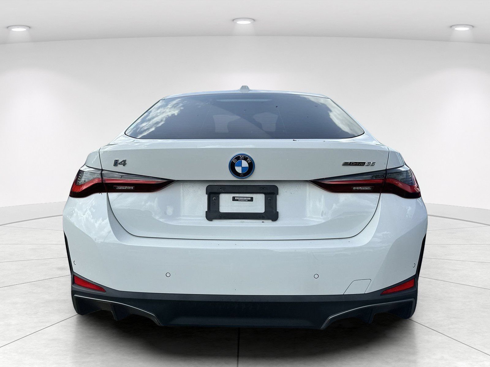 Used 2023 BMW i4 eDrive35 w/ Premium Package RWD image 6