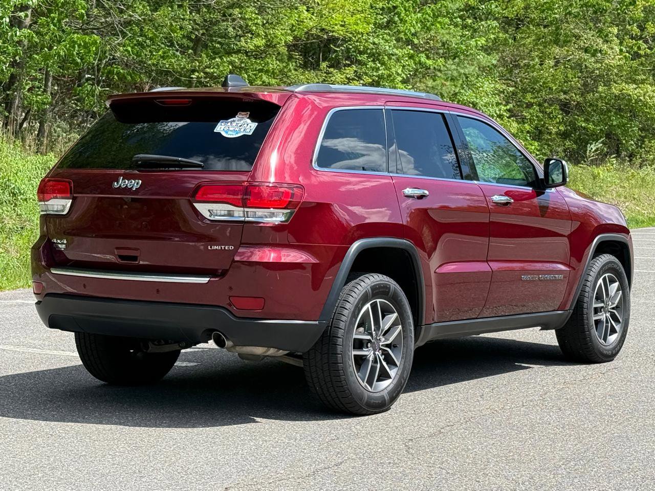 Used 2021 Jeep Grand Cherokee Limited AWD/4WD image 3