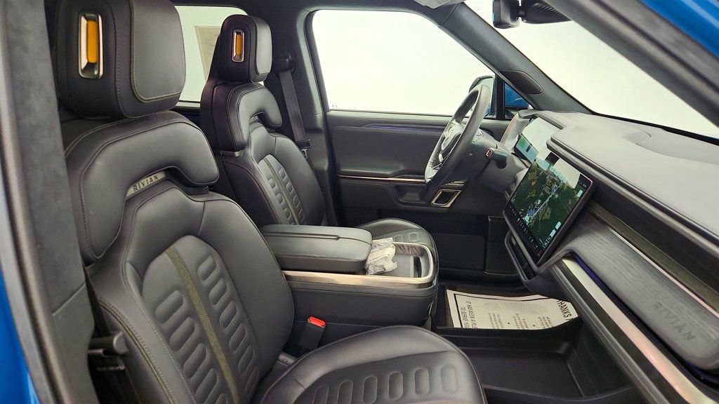 Used 2023 Rivian R1T Adventure image 25
