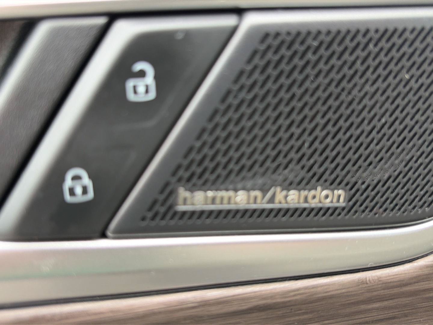 Used 2024 Volkswagen Atlas SEL Premium R-Line AWD/4WD image 9