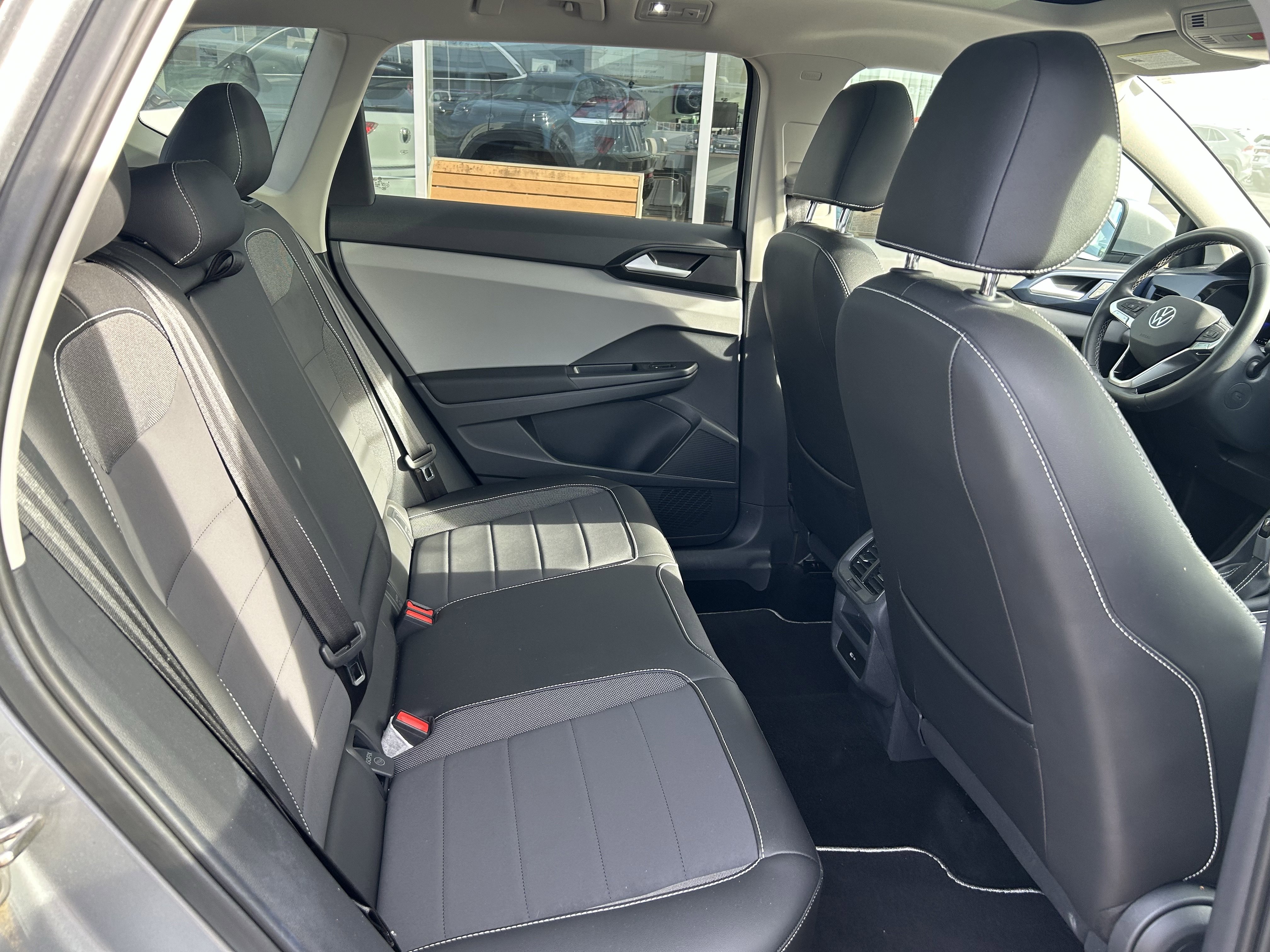 Certified 2023 Volkswagen Taos SE w/ Panoramic Sunroof Package image 26