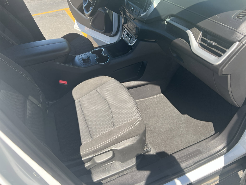 Used 2024 GMC Terrain SLE image 20