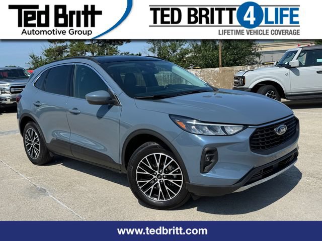 Certified 2025 Ford Escape SE FWD image 1