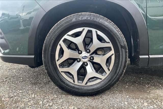 Used 2022 Subaru Forester Premium AWD/4WD image 9