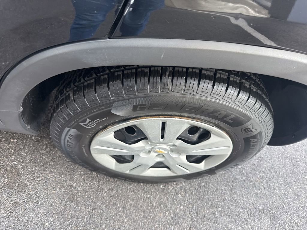 Used 2018 Chevrolet Trax LS image 28