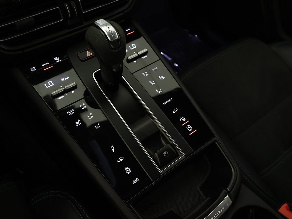 Used 2024 Porsche Macan GTS image 49