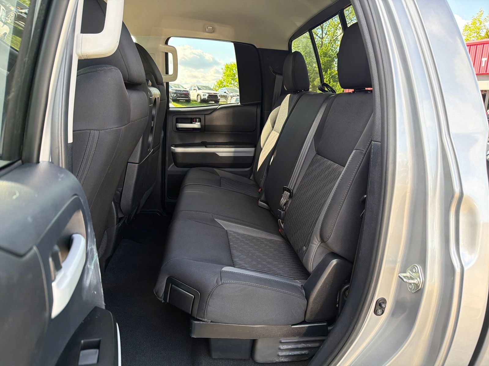 Used 2015 Toyota Tundra SR5 AWD/4WD image 23