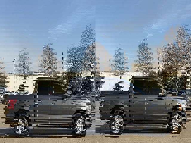 Used 2019 Ford F150 XLT w/ Equipment Group 302A Luxury image 3